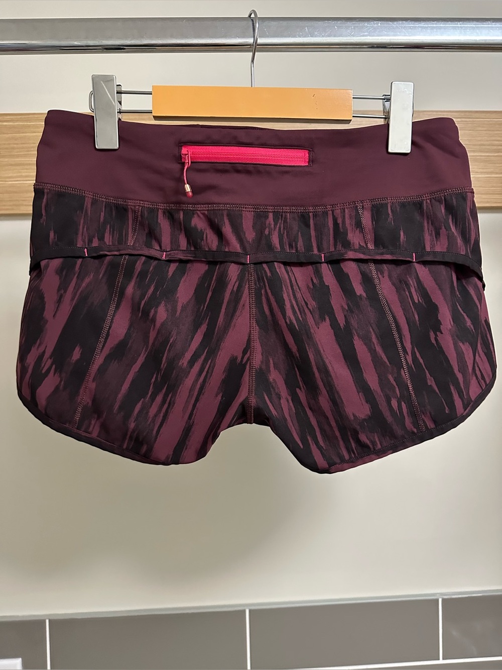 Lululemon Rin: Speed Shorts - Picture 8 of 9